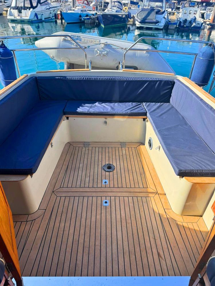 Cockpit seating Weymouth 34