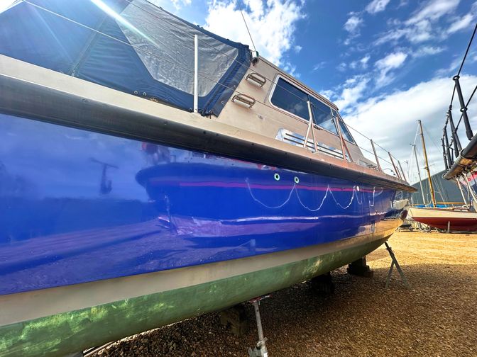 Hull side