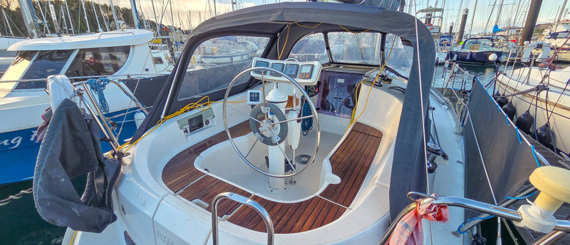 cockpit starboard