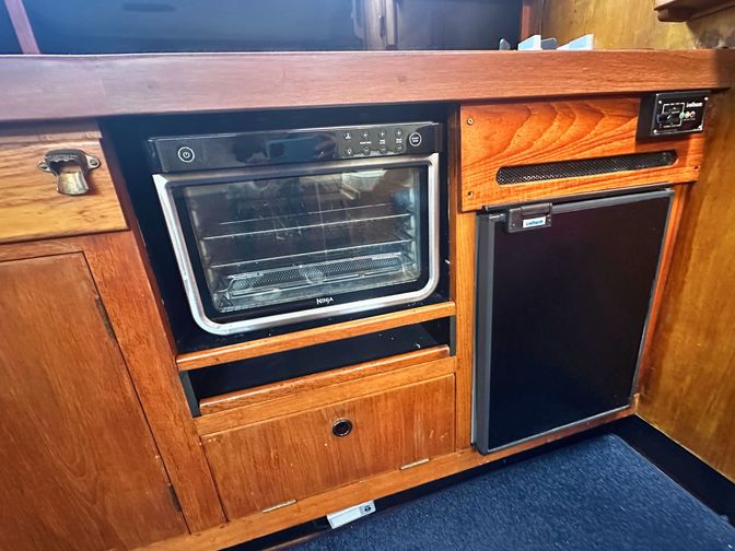 Thumbnail for Oven fridge Weymouth 34