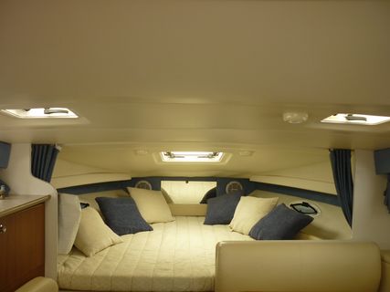 Bow cabin