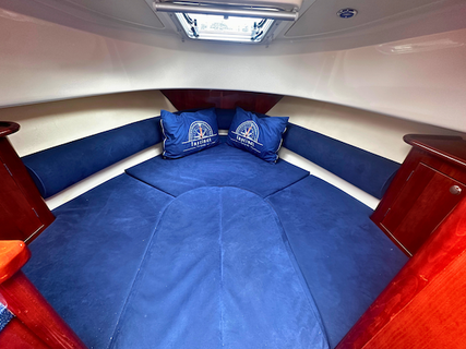 cabin Aquador 28c