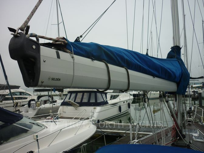 Sweden 390 Mast